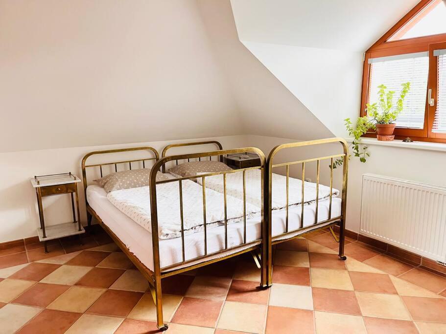Apartman Se Zahradou 20 Minut Do Centra Prahy Ořech Exterior foto