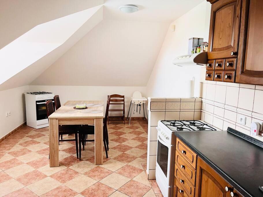 Apartman Se Zahradou 20 Minut Do Centra Prahy Ořech Exterior foto