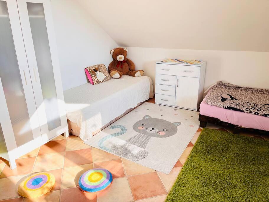 Apartman Se Zahradou 20 Minut Do Centra Prahy Ořech Exterior foto