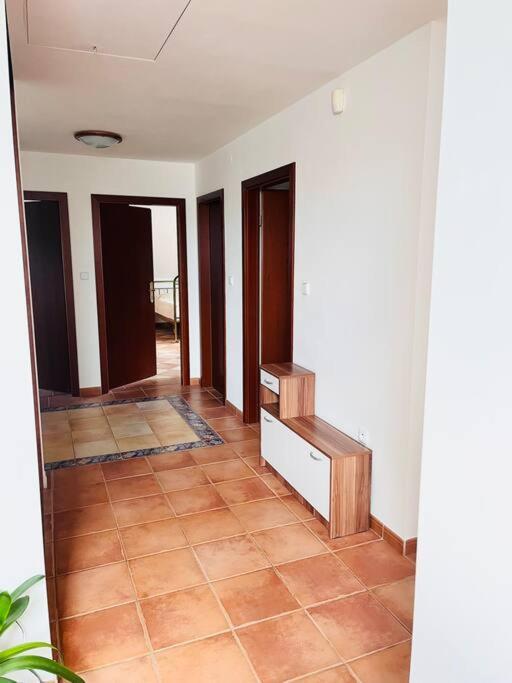 Apartman Se Zahradou 20 Minut Do Centra Prahy Apartamento Ořech Exterior foto